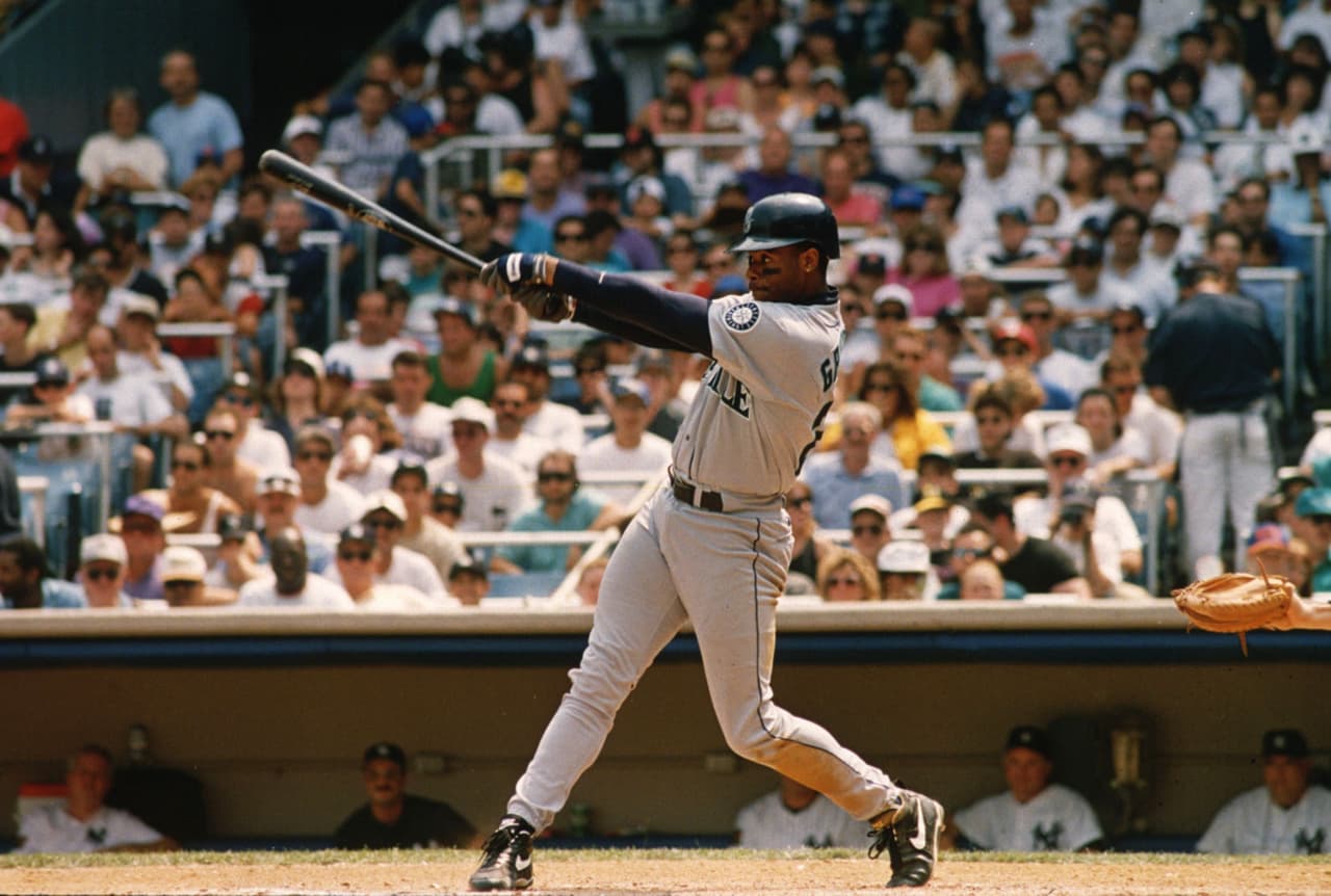 <b>Histórico Ken Griffey</b>
<br>Un 17 de junio de 1994 empató el récord de la mayor cantidad de jonrones (26) antes del 30 de junio y el 65º juego del equipo.