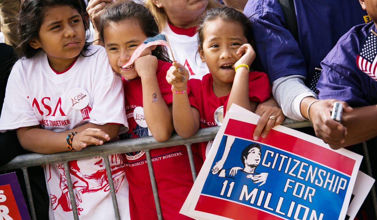 La reforma migratoria que promete Clinton no tiene garantías de que será aprobada en el 2017