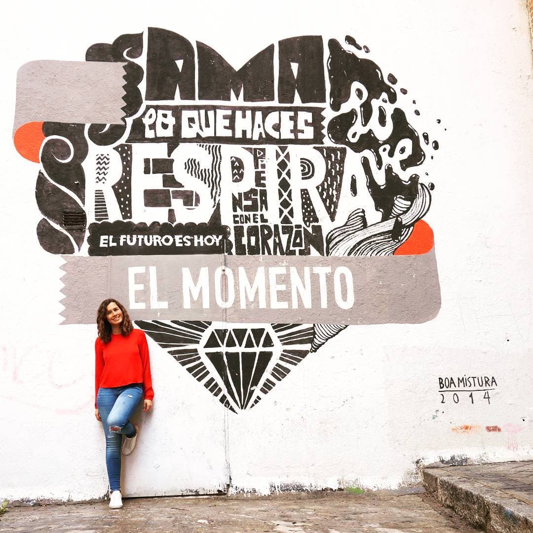 El éxito de las frases inspiradoras en las redes sociales ha impulsado el crecimiento del colectivo, aunque su trabajo va mucho más allá de compartir palabras que suenan bonitas.