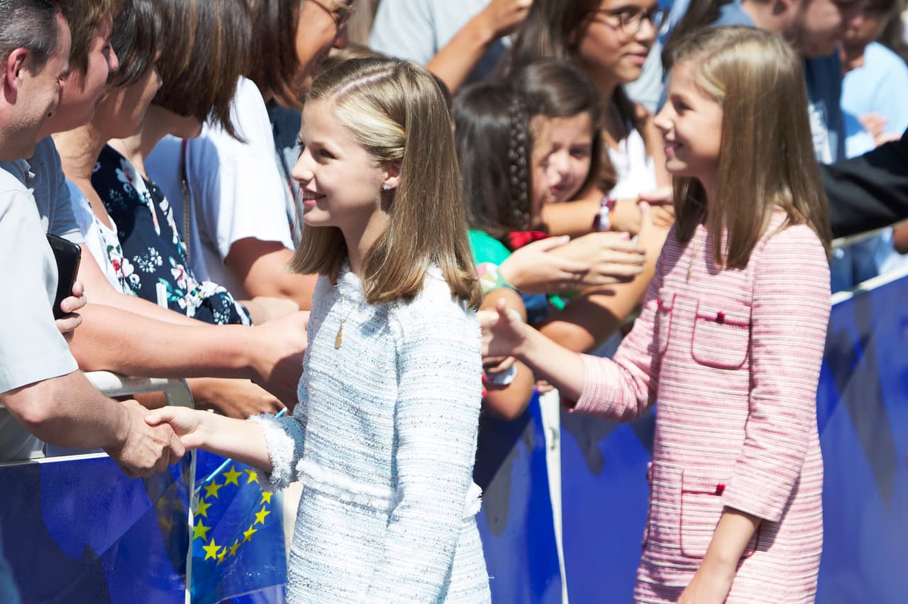 Esta fue la primera vez que Leonor y la infanta Sofía se dan un baño de multitudes