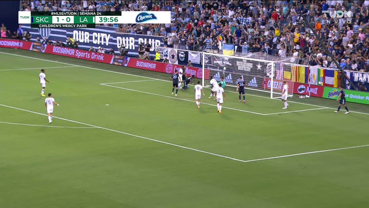 ¡TIRO ATAJADO! disparo por William Agada.