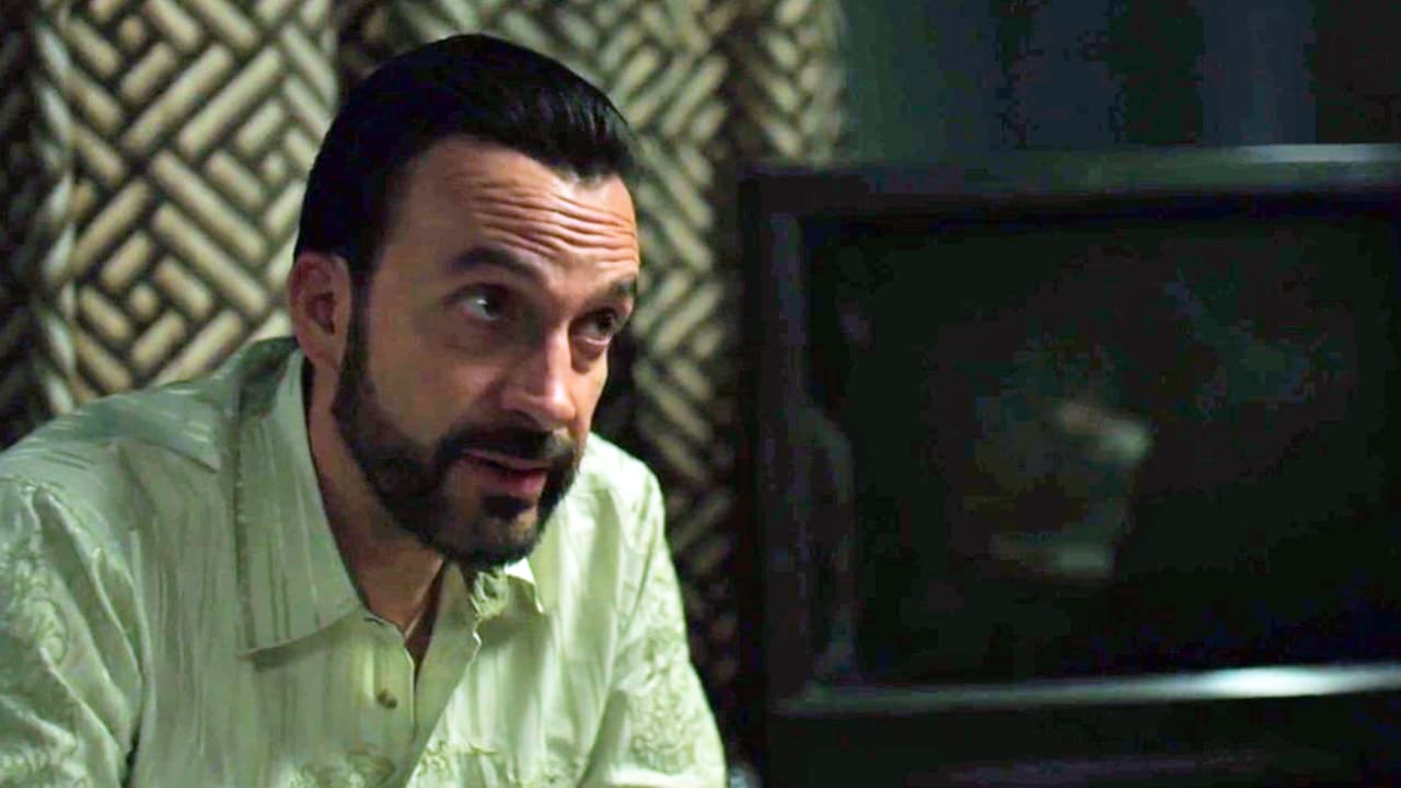 Los hermanos
<b>Bernal Leyna</b> también informan de primera mano a
<b><a href="http://www.univision.com/series/el-chapo/marco-de-la-o-es-joaquin-el-chapo-guzman-en-el-chapo" target="_blank">'El Chapo'</a></b> de los movimientos de sus enemigos y cárteles rivales.