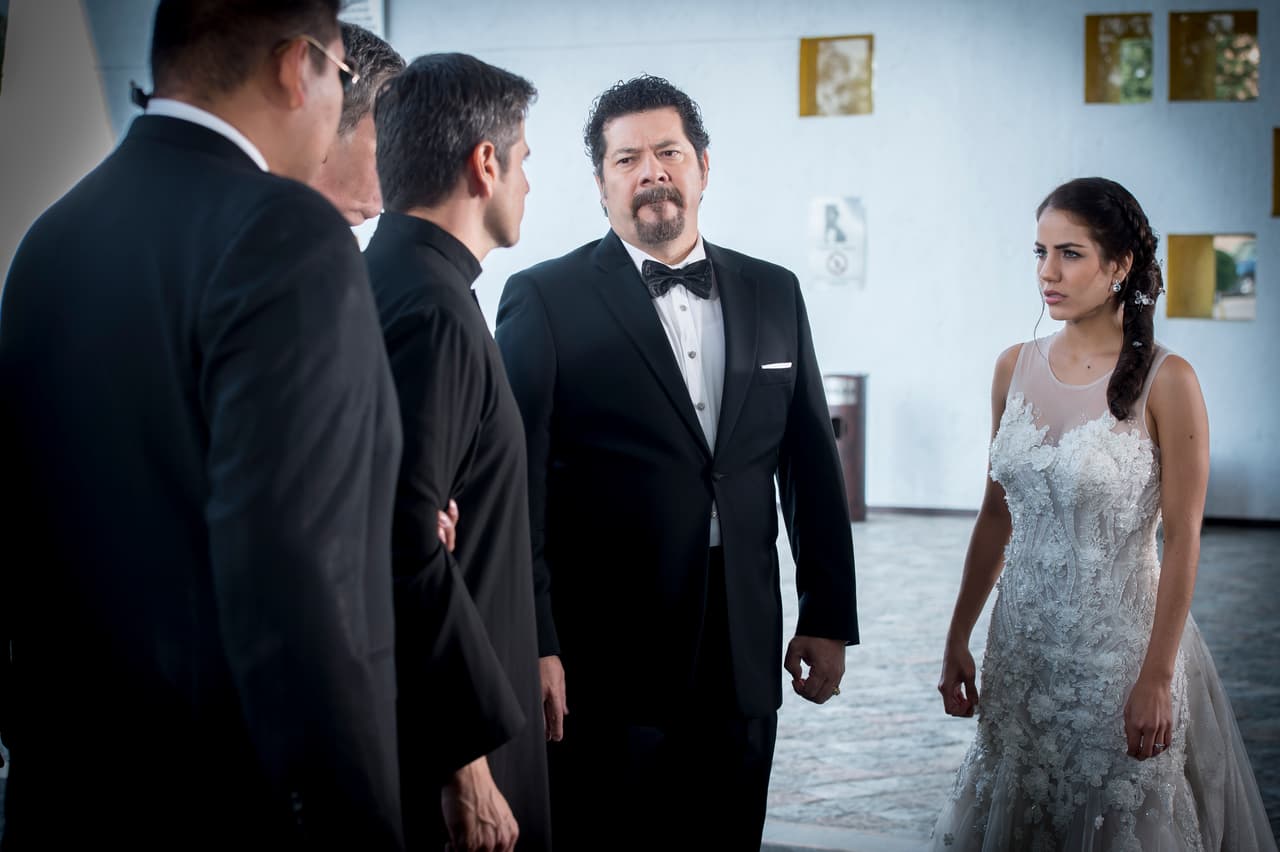 Ella llegó, Pablo le dijo que la amaba y entendía que tenía que casarse, así que se despidió de ella para siempre sin imaginar lo que sucedería.