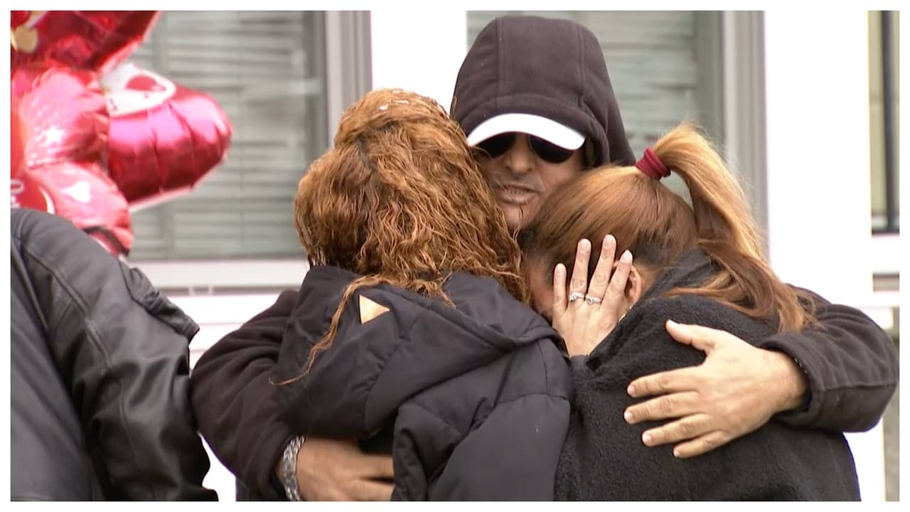 <b>La familia de Luz Hernández no encuentra consuelo </b>
<a href="https://www.univision.com/local/nueva-york-wxtv/autopsia-luz-hernandez-maestra-foso-nueva-jersey-asesinada" target="_blank">ante el asesinato de la maestra dominicana</a>, que fue vista por última vez con vida el sábado 4 de febrero 2023, y fue declarada muerta el 7 de febrero, cuando detectives encontraron su cadáver en una fosa de Nueva Jersey.
<br>