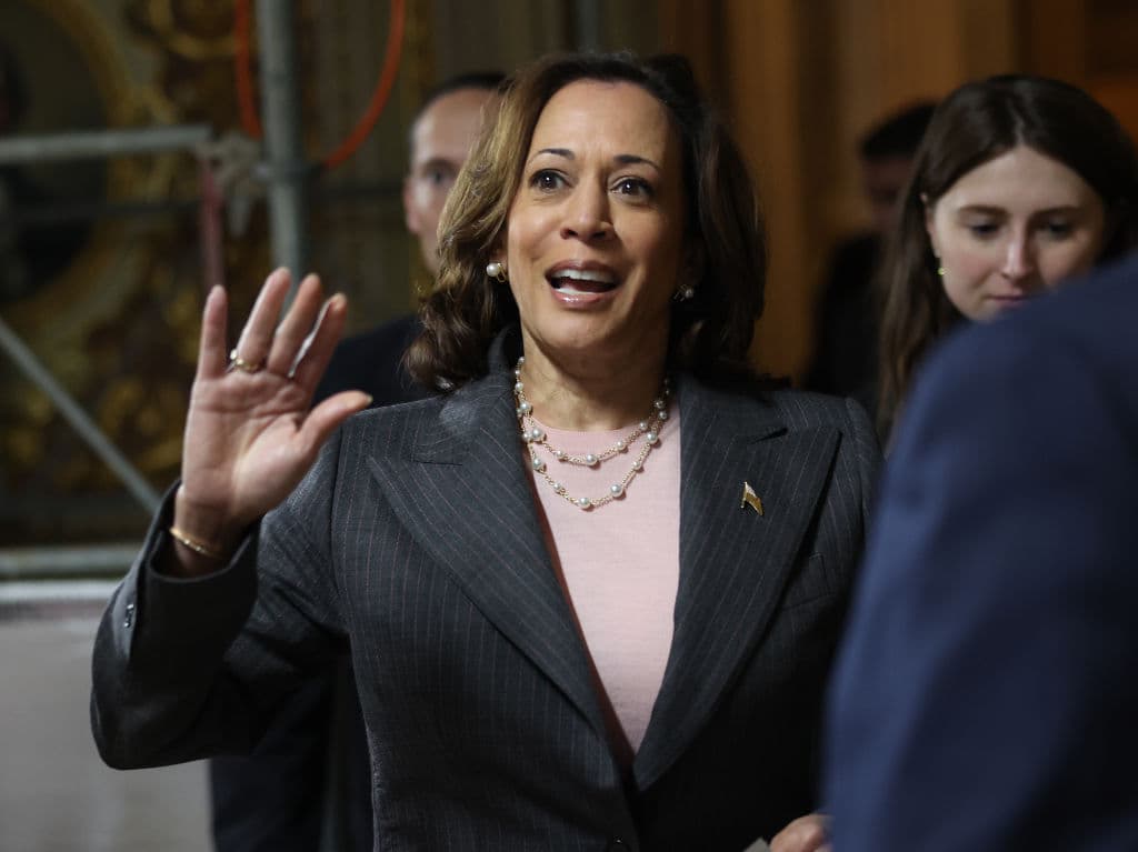 El decisivo papel de Kamala Harris, la vicepresidenta que más votos de desempate ha emitido en el Senado en más de un siglo