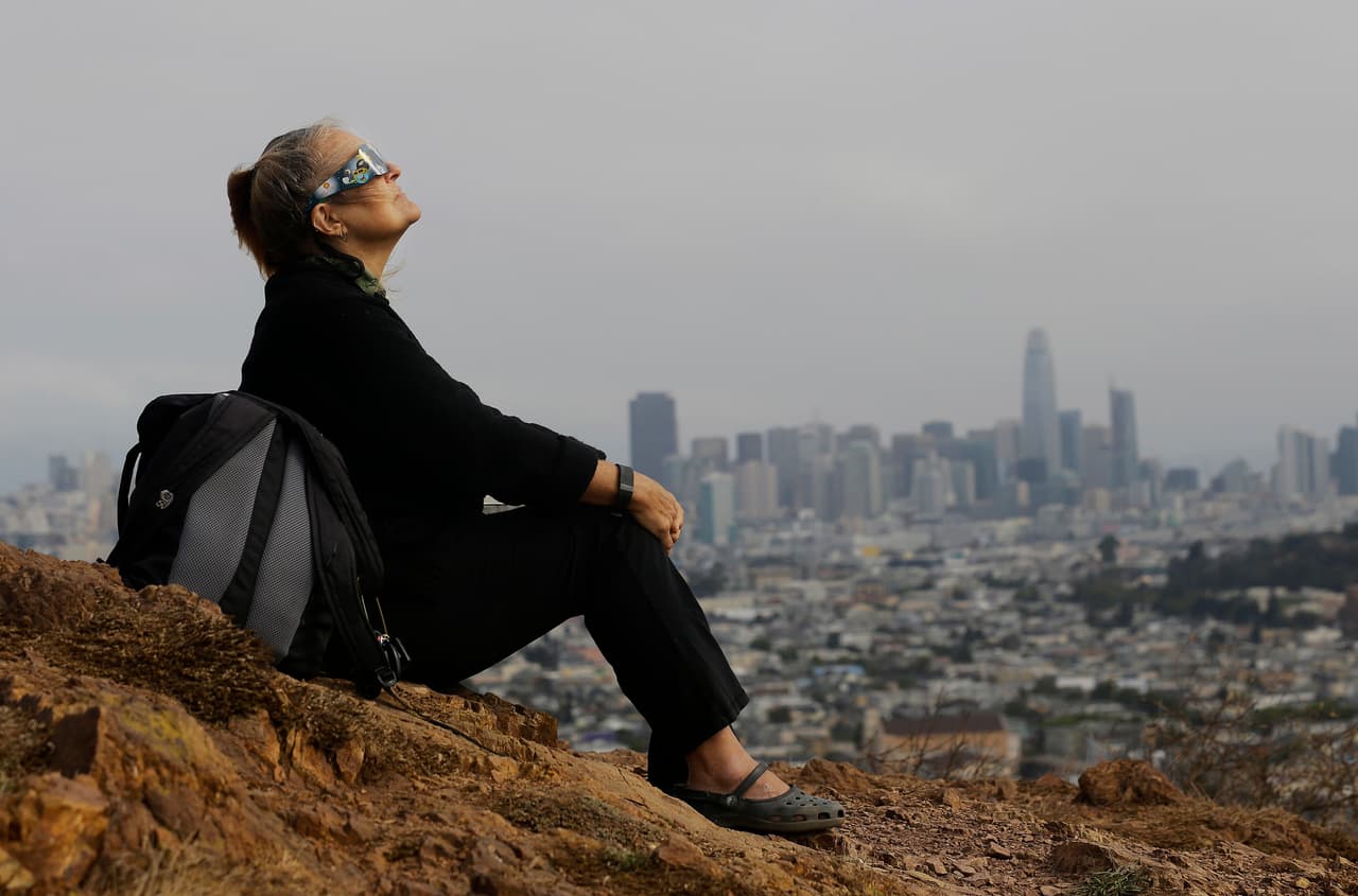 Desde Bernal Heights Hill en San Francisco, California, también se divisó el eclipse solar.