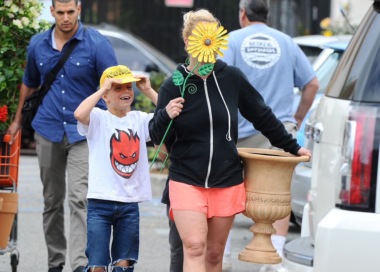 Ahora más que nunca, Britney es una bella flor.