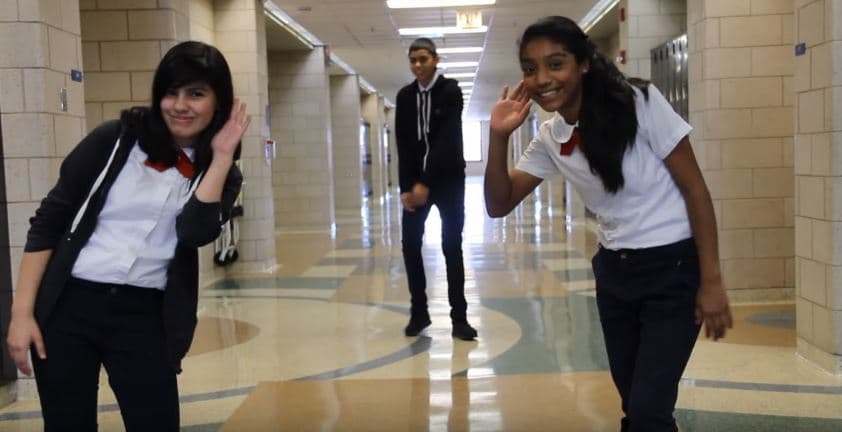 Escuela latina de Chicago usa vídeo musical para enseñar buen comportamiento