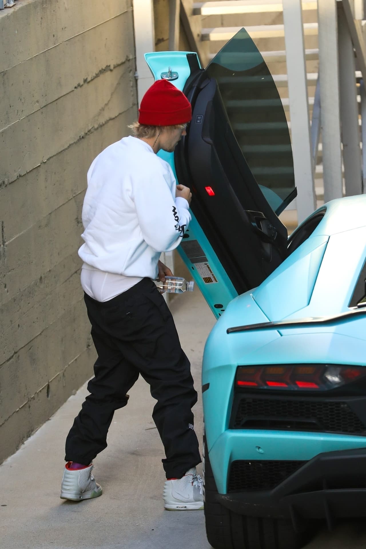 Pero esta semana se le ha visto dándose cariño con visitas a un spa, completando su rutina de ejercicios y dedicando algo de tiempo a las personas sin hogar.