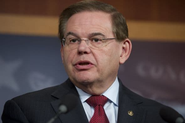 El senador estadounidense Robert Menéndez afirmó que cuando las pandillas alcanzan un nivel tan alto, algunas sin duda a nivel transnacional, como las de El Salvador, se convierten en una amenaza para la soberanía de un país. Ver toda la información