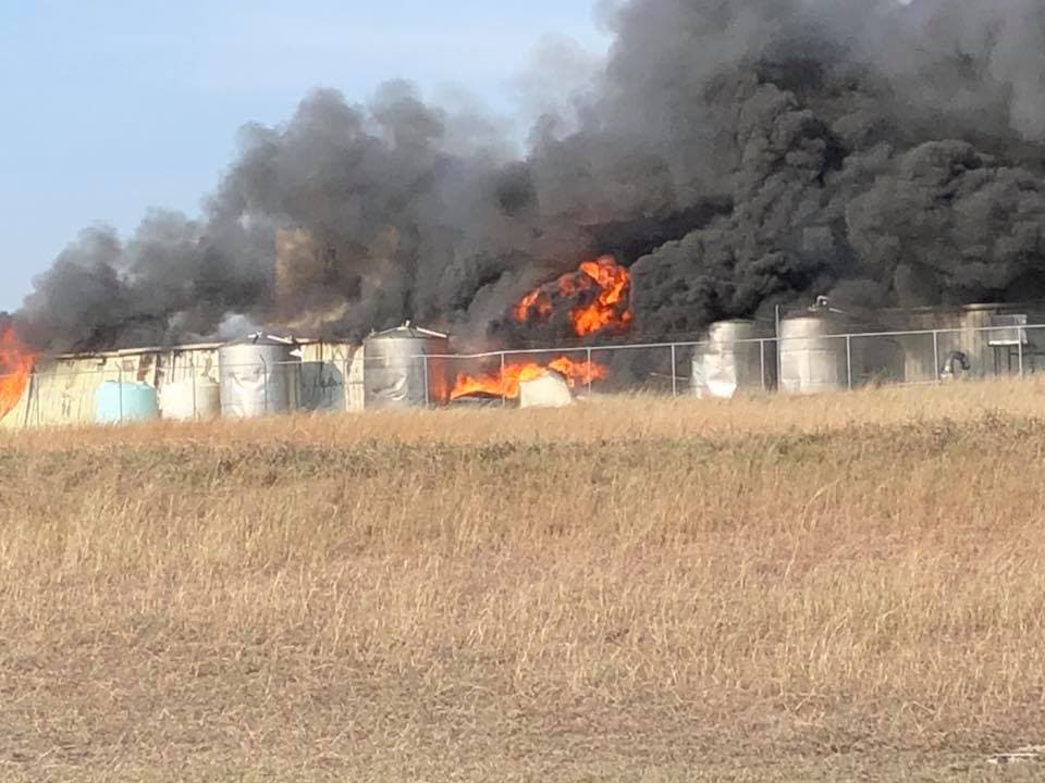 Dos trabajadores heridos y uno desaparecido tras explosión de planta química en Texas
