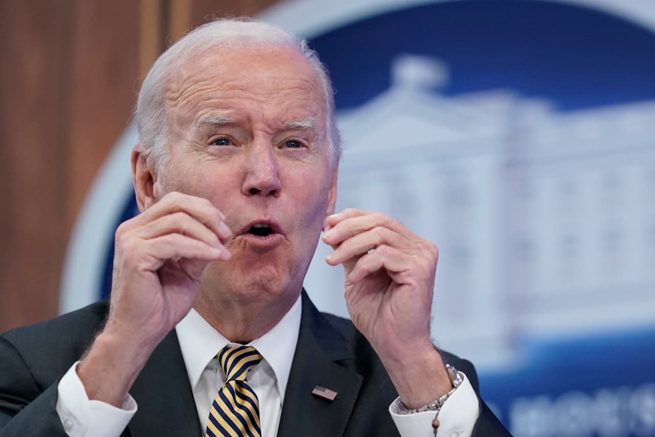 La inusual batalla de Biden para bajar los precios de la gasolina: echa mano a la reserva estratégica