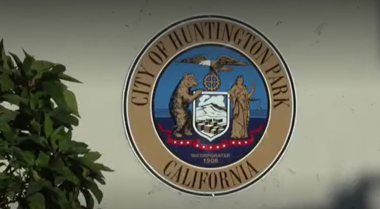 Estudiante de USC denuncia agresión sexual por parte del exalcalde de Huntington Park