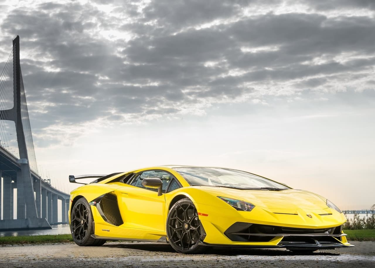 📷 Un vistazo a los carros de lujo que le fueron incautados al Cártel Jalisco Nueva Generación