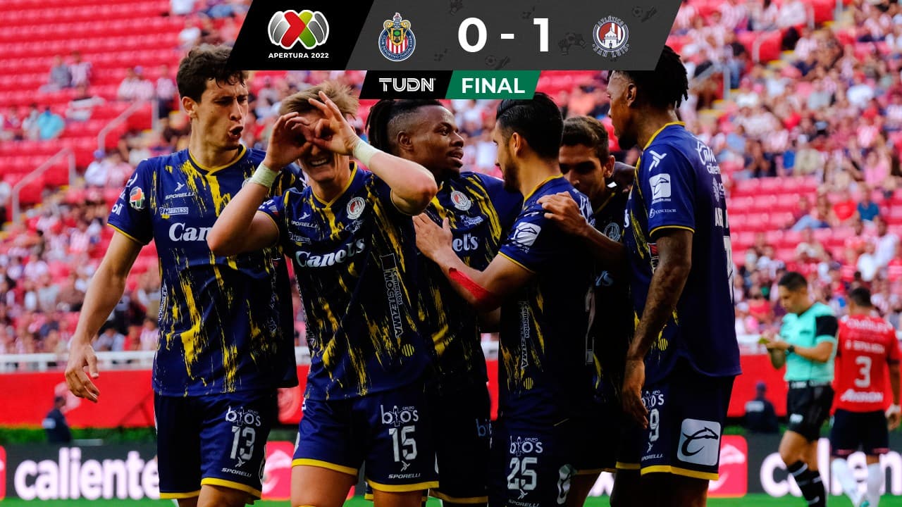 Facundo Waller celebró de esta forma el gol del Atlético de San Luis con el que derrotó a Chivas.