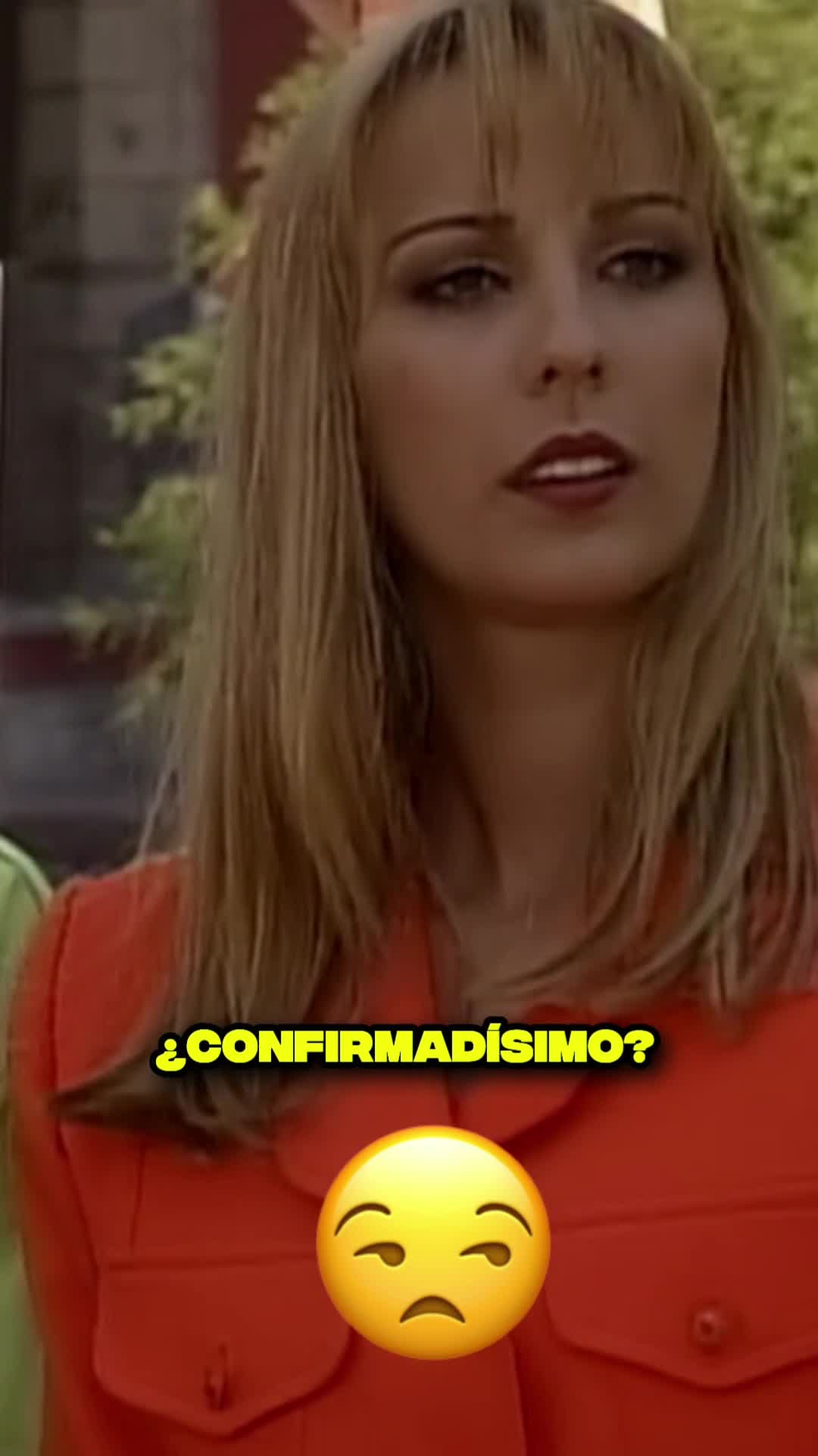 CC tu amiga anda de presumida