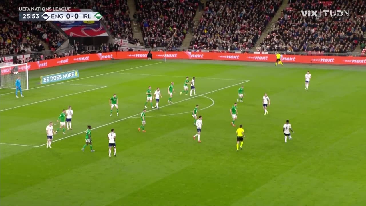 ¡Imposible pasar la defensa! Irlanda se defiende con los 11 elementos