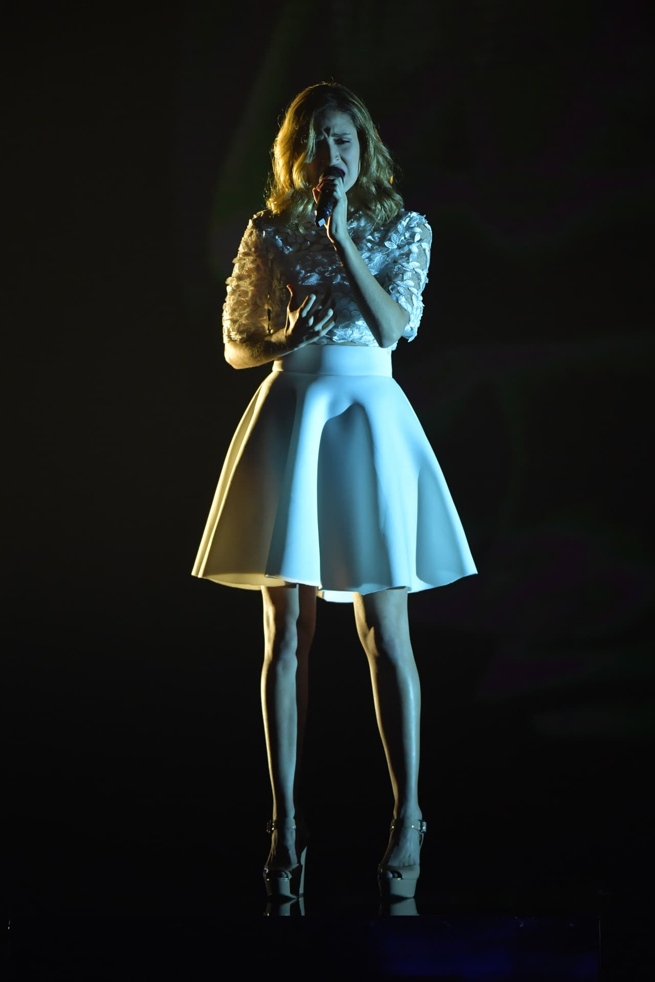 Sofía deslumbró con un tema de Jesse & Joy. Una de sus presentaciones más memorables.
<a href="http://www.univision.com/shows/la-banda/sofia-nos-conmovio-cantando-dueles-de-jesse-joy-video" target="_blank">Aquí puedes ver el vídeo</a>.