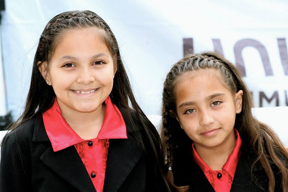 Decenas de personas se dieron cita en el Capitolio en Sacramento y en el Rematito en Modesto, para dar el tradicional Grito de Independencia de México, rodeados de un ambiente familiar y con el elenco de Univision 19.