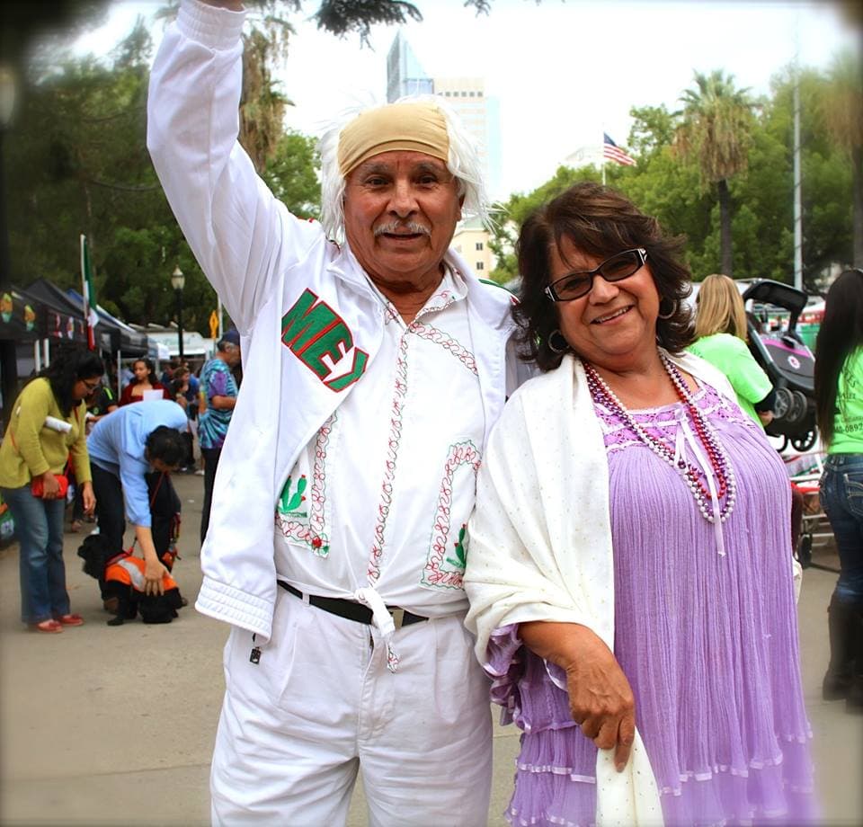 Decenas de personas se dieron cita en el Capitolio en Sacramento y en el Rematito en Modesto, para dar el tradicional Grito de Independencia de México, rodeados de un ambiente familiar y con el elenco de Univision 19.
