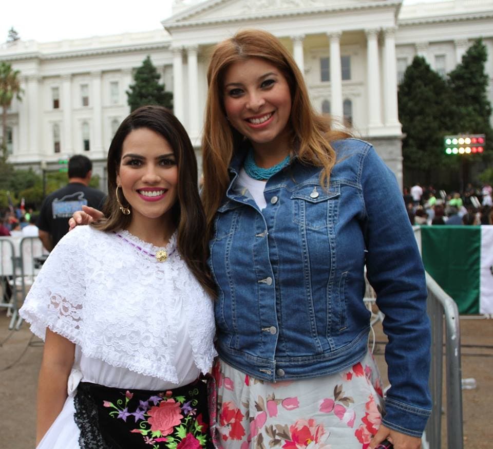 Decenas de personas se dieron cita en el Capitolio en Sacramento y en el Rematito en Modesto, para dar el tradicional Grito de Independencia de México, rodeados de un ambiente familiar y con el elenco de Univision 19.