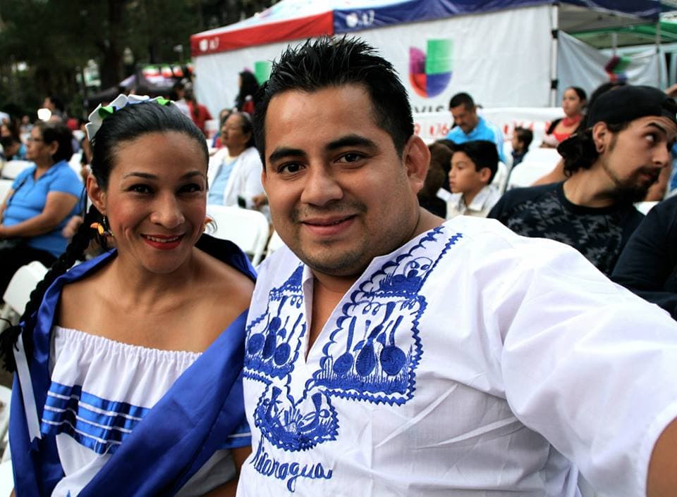 Decenas de personas se dieron cita en el Capitolio en Sacramento y en el Rematito en Modesto, para dar el tradicional Grito de Independencia de México, rodeados de un ambiente familiar y con el elenco de Univision 19.