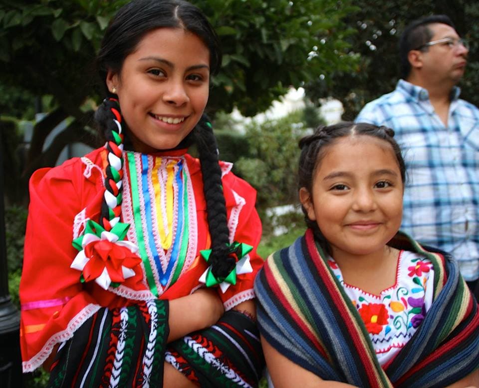 Decenas de personas se dieron cita en el Capitolio en Sacramento y en el Rematito en Modesto, para dar el tradicional Grito de Independencia de México, rodeados de un ambiente familiar y con el elenco de Univision 19.
