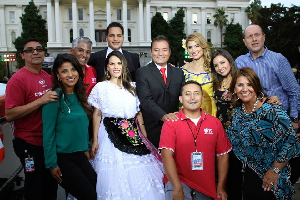 Decenas de personas se dieron cita en el Capitolio en Sacramento y en el Rematito en Modesto, para dar el tradicional Grito de Independencia de México, rodeados de un ambiente familiar y con el elenco de Univision 19.