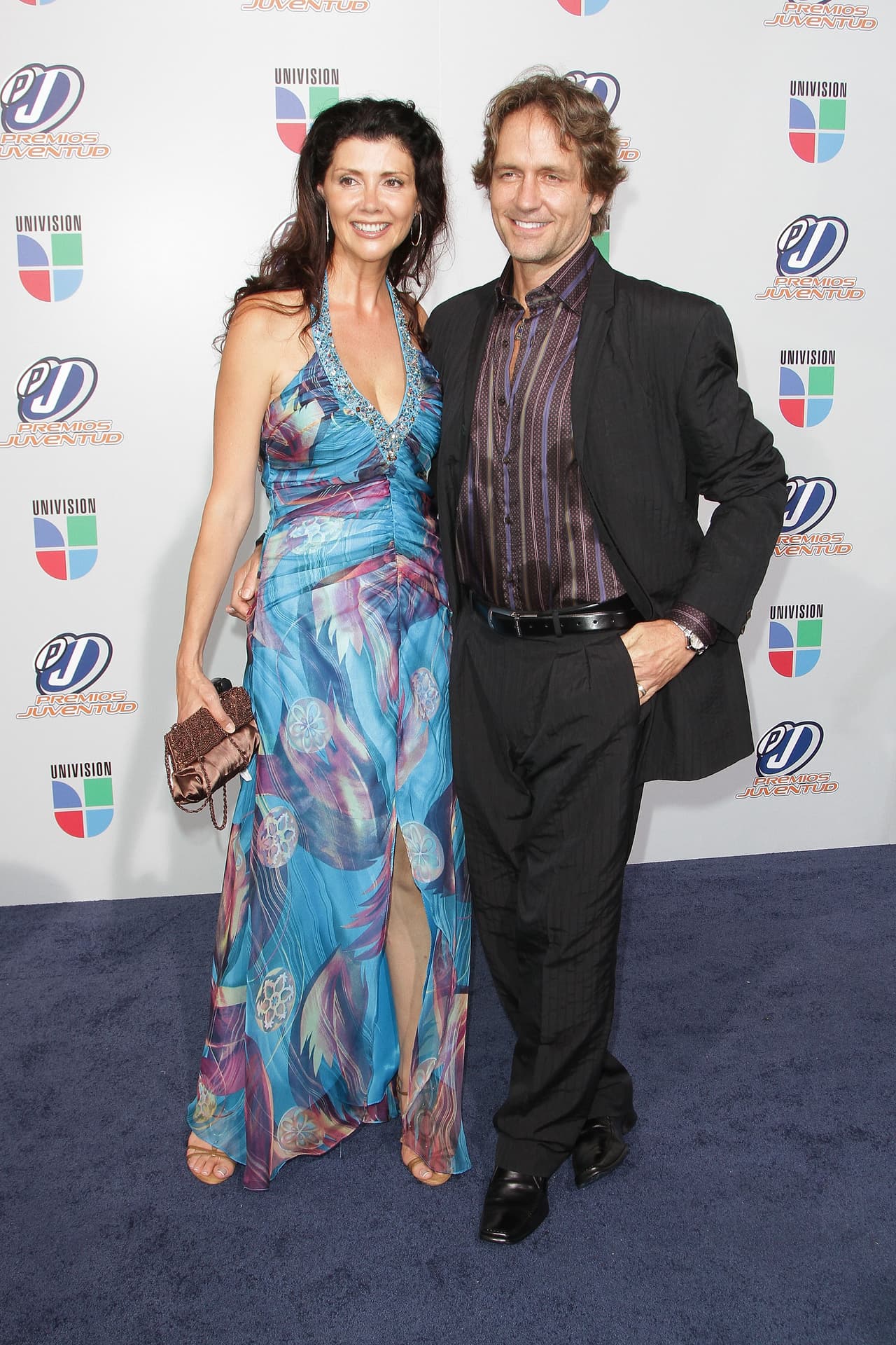 En tanto, el actor Guy Ecker fue acompañado por su ex esposa y mánager Estela Sainz. La pareja estuvo casada 15 años.