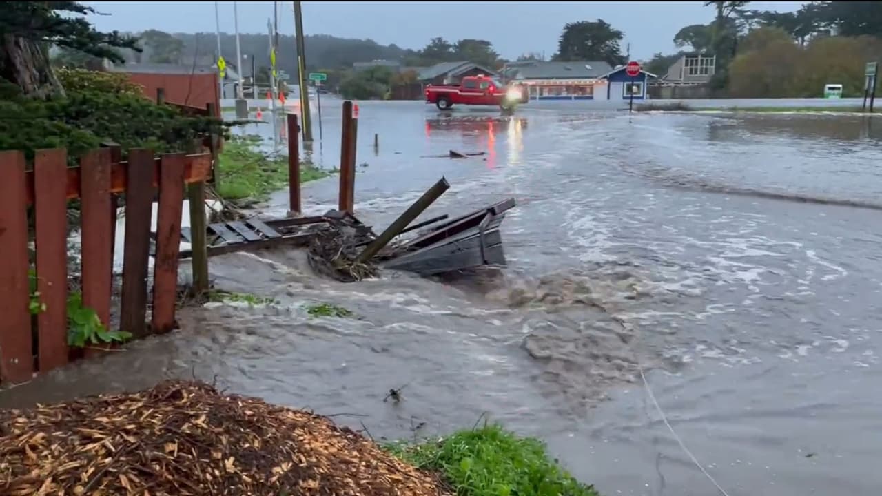 Las lluvias de este jueves afectaron la Autopista 1 en Moss Beach. Mira los detalles.