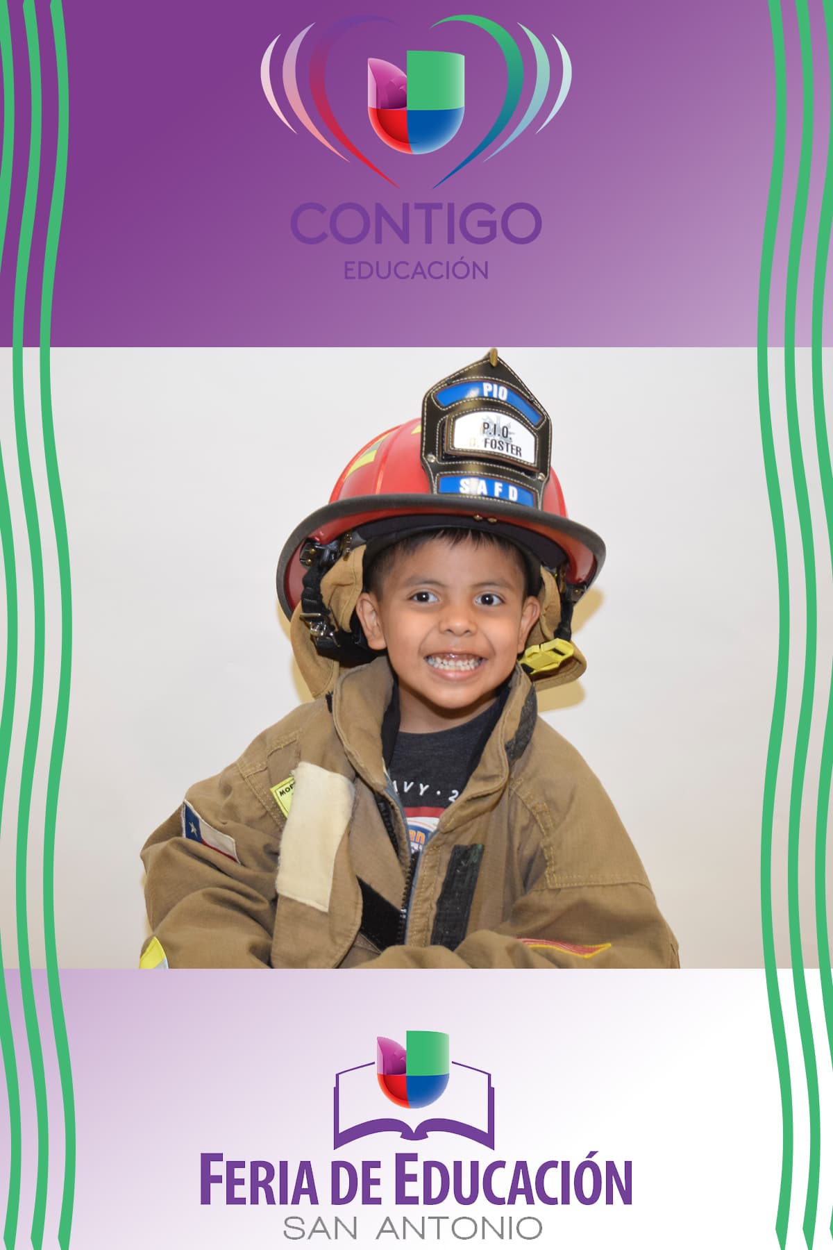 Durante la Feria de Educación San Antonio, cientos de niños se retrataron representando la profesión que les gustaría desempeñar de grandes, y seguramente sus padres podrán ayudarlos a lograr su sueño gracias a la información que recibieron durante la Feria.