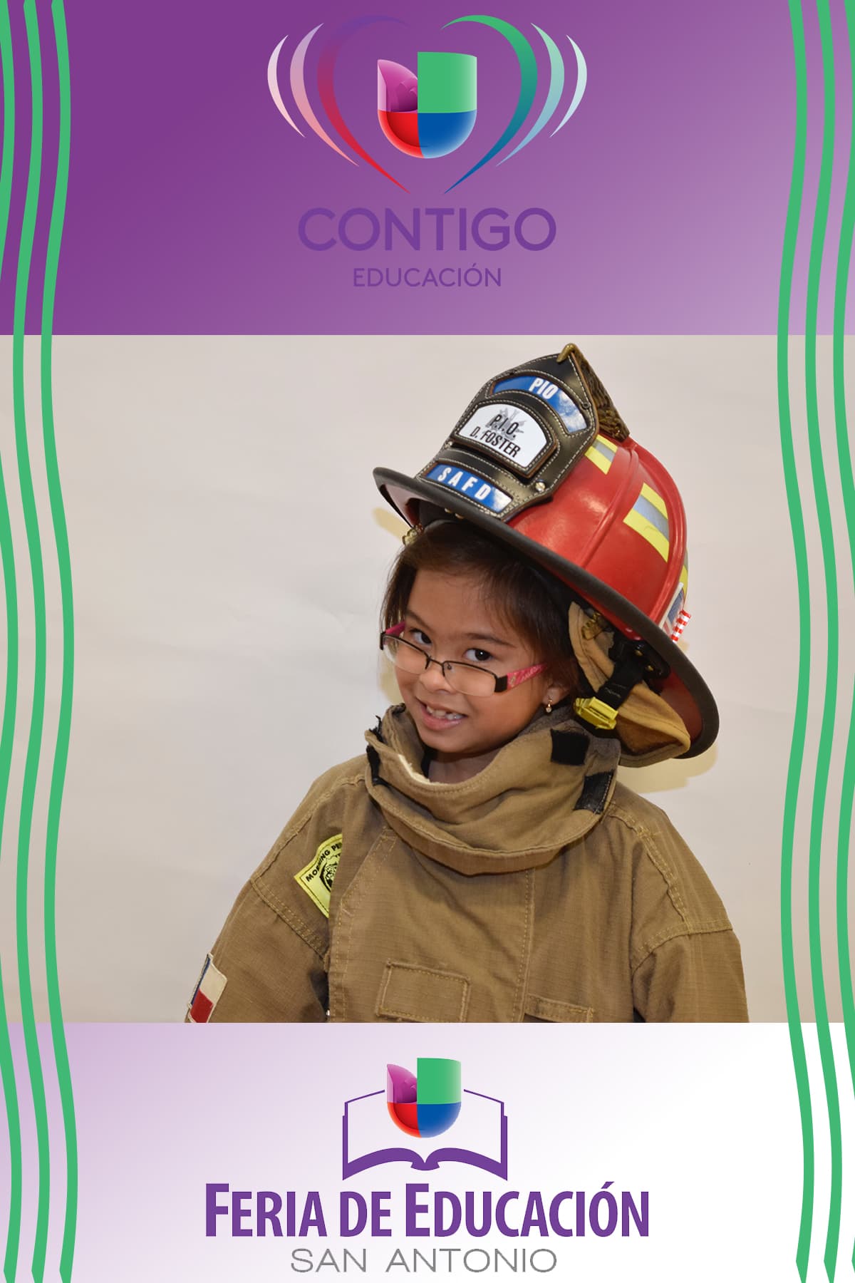 Durante la Feria de Educación San Antonio, cientos de niños se retrataron representando la profesión que les gustaría desempeñar de grandes, y seguramente sus padres podrán ayudarlos a lograr su sueño gracias a la información que recibieron durante la Feria.