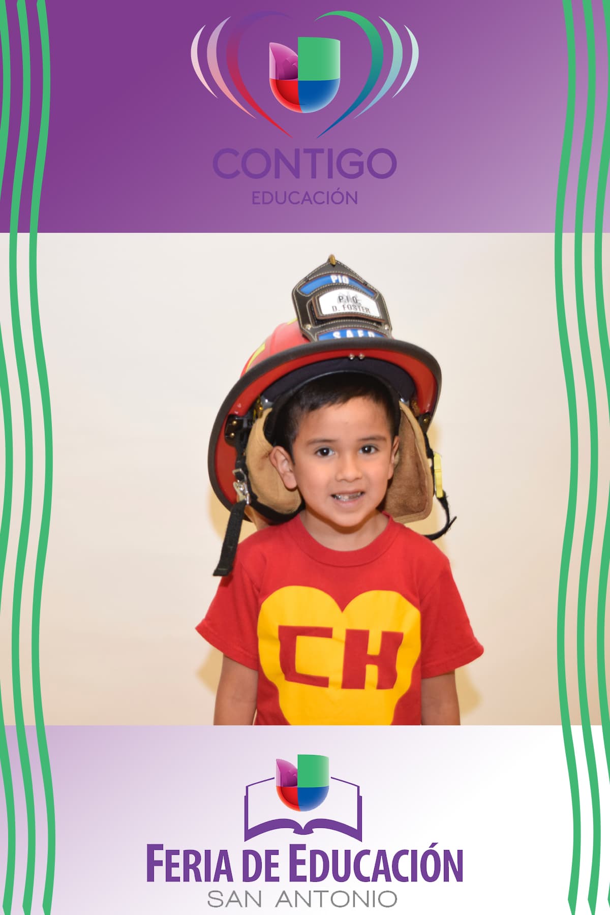 Durante la Feria de Educación San Antonio, cientos de niños se retrataron representando la profesión que les gustaría desempeñar de grandes, y seguramente sus padres podrán ayudarlos a lograr su sueño gracias a la información que recibieron durante la Feria.