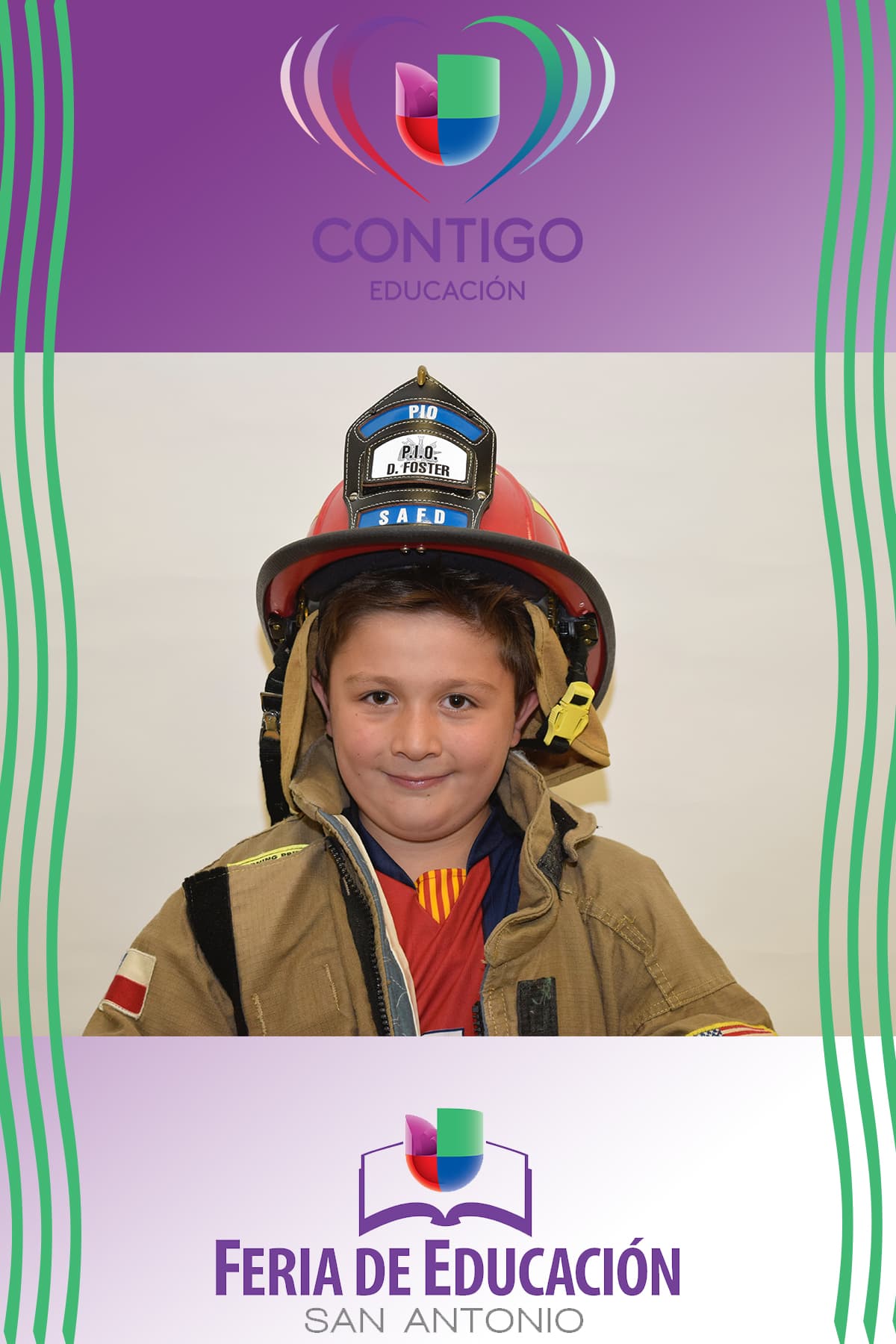 Durante la Feria de Educación San Antonio, cientos de niños se retrataron representando la profesión que les gustaría desempeñar de grandes, y seguramente sus padres podrán ayudarlos a lograr su sueño gracias a la información que recibieron durante la Feria.