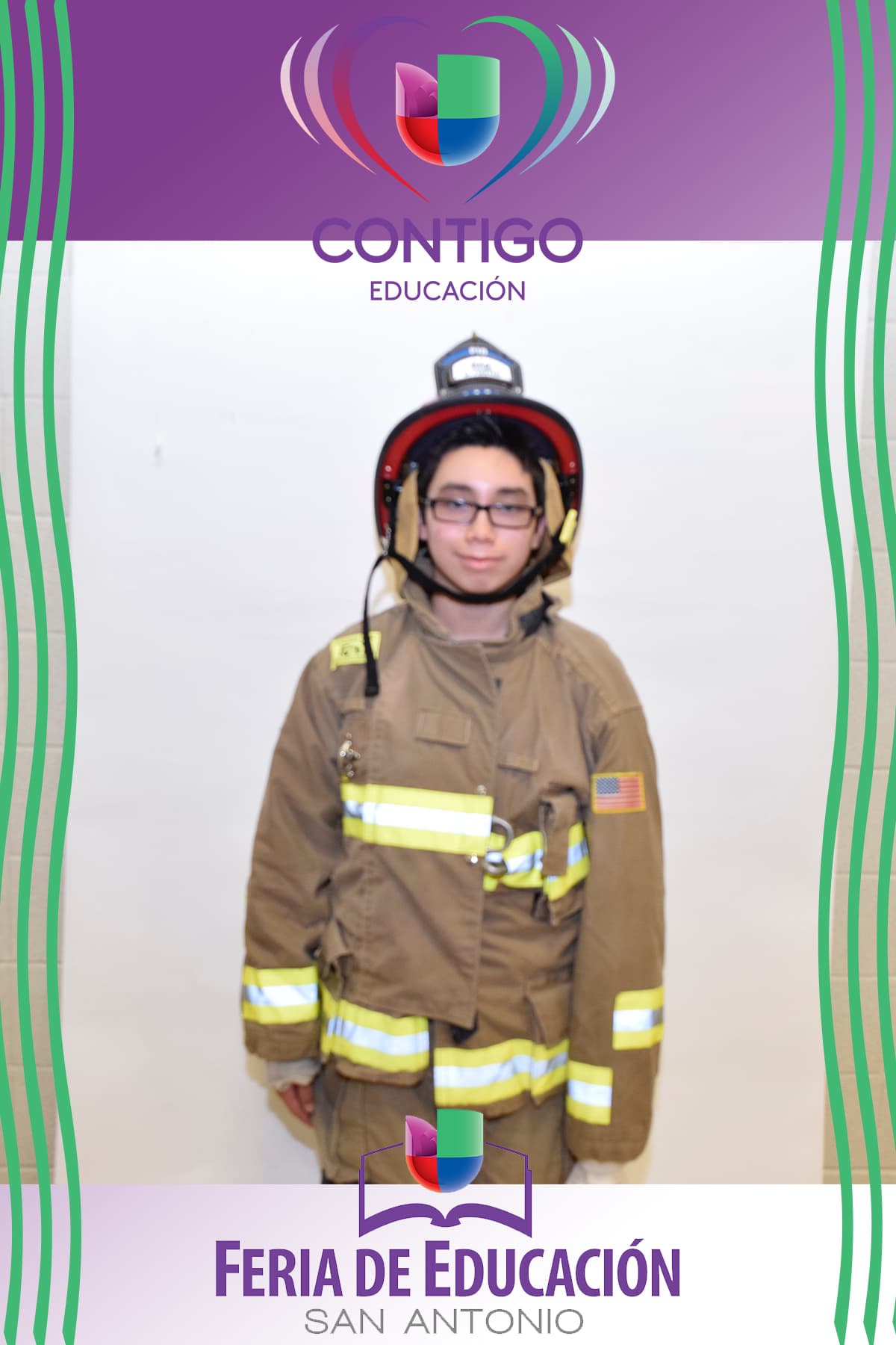 Durante la Feria de Educación San Antonio, cientos de niños se retrataron representando la profesión que les gustaría desempeñar de grandes, y seguramente sus padres podrán ayudarlos a lograr su sueño gracias a la información que recibieron durante la Feria.