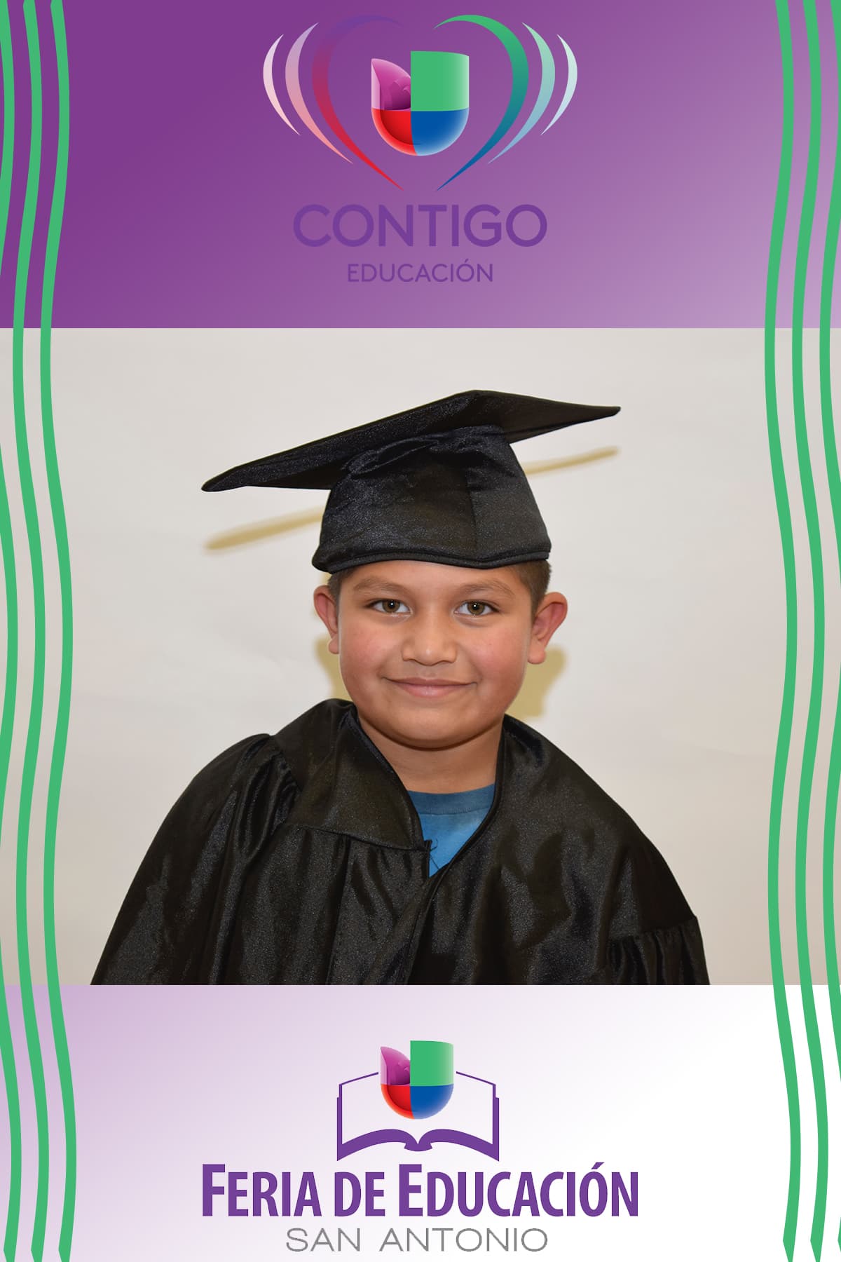 Durante la Feria de Educación San Antonio, cientos de niños se retrataron representando la profesión que les gustaría desempeñar de grandes, y seguramente sus padres podrán ayudarlos a lograr su sueño gracias a la información que recibieron durante la Feria.