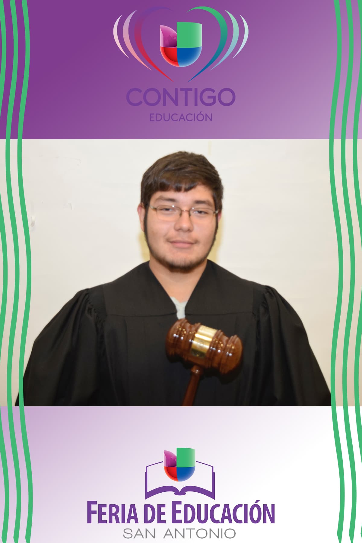 Durante la Feria de Educación San Antonio, cientos de niños se retrataron representando la profesión que les gustaría desempeñar de grandes, y seguramente sus padres podrán ayudarlos a lograr su sueño gracias a la información que recibieron durante la Feria.