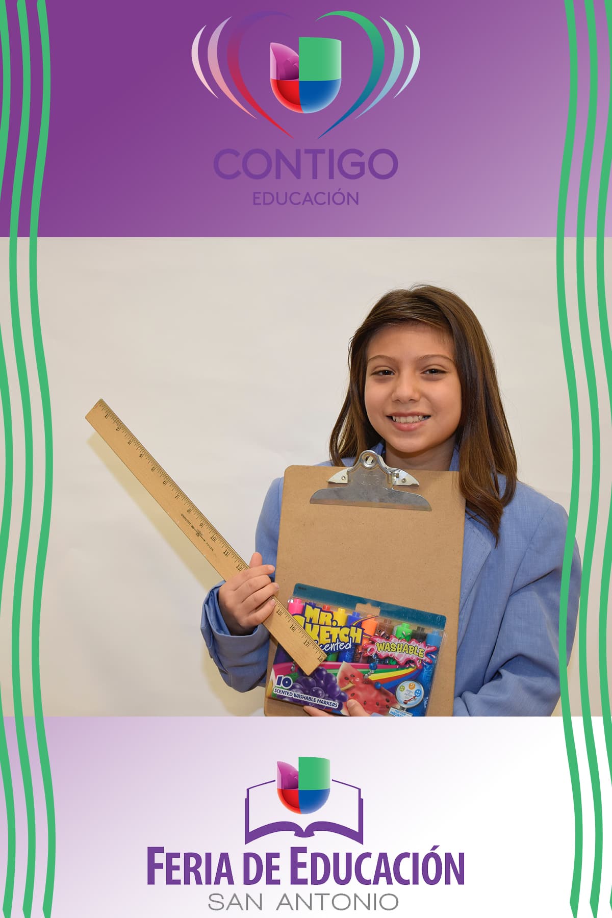 Durante la Feria de Educación San Antonio, cientos de niños se retrataron representando la profesión que les gustaría desempeñar de grandes, y seguramente sus padres podrán ayudarlos a lograr su sueño gracias a la información que recibieron durante la Feria.