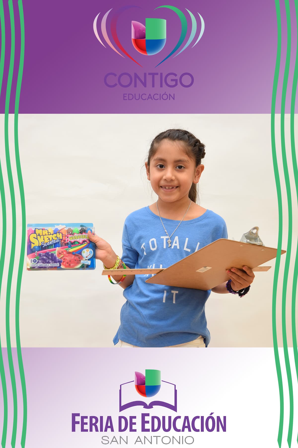 Durante la Feria de Educación San Antonio, cientos de niños se retrataron representando la profesión que les gustaría desempeñar de grandes, y seguramente sus padres podrán ayudarlos a lograr su sueño gracias a la información que recibieron durante la Feria.