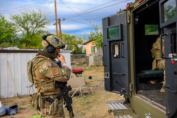 Esta ciudad agrícola de California se volvió el principal paso del arsenal de guerra de los carteles, según autoridades