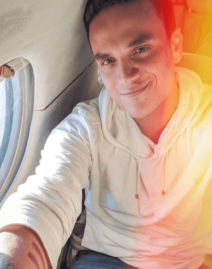 Silvestre Dangond está nominado este año a cuatro
<a href="https://www.univision.com/especiales/premio-lo-nuestro/lista-completa-de-nominados-de-premio-lo-nuestro-2019" target="_blank"> <b>Premio Lo Nuestro.</b></a>
<br>