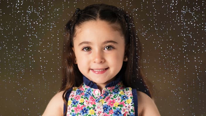 <b><a href="http://www.univision.com/novelas/la-doble-vida-de-estela-carrillo/lara-campos-es-hermana-de-una-conocida-actriz-de-telenovela-fotos">Palomita (Lara Campos)</a></b> es el personaje más adorable de
<b><a href="http://www.univision.com/novelas/la-doble-vida-de-estela-carrillo">'La doble vida de Estela Carrillo'</a></b>, esta pequeña nos ha robado el corazón con su agridulce historia dentro de la telenovela.