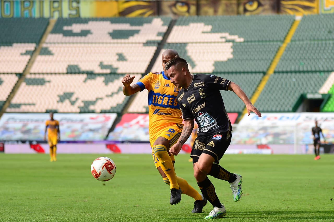 Luis Quiñones comienza a ser un dolor de cabeza gracias a su gran velocidad por la banda.