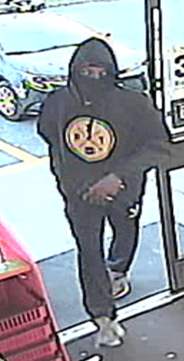 Los pasados domingo y lunes ocurrieron los más recientes robos que se le atribuyen.