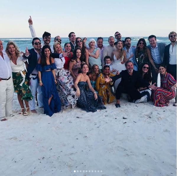 Los invitados aprovecharon para tomarse la foto del recuerdo.