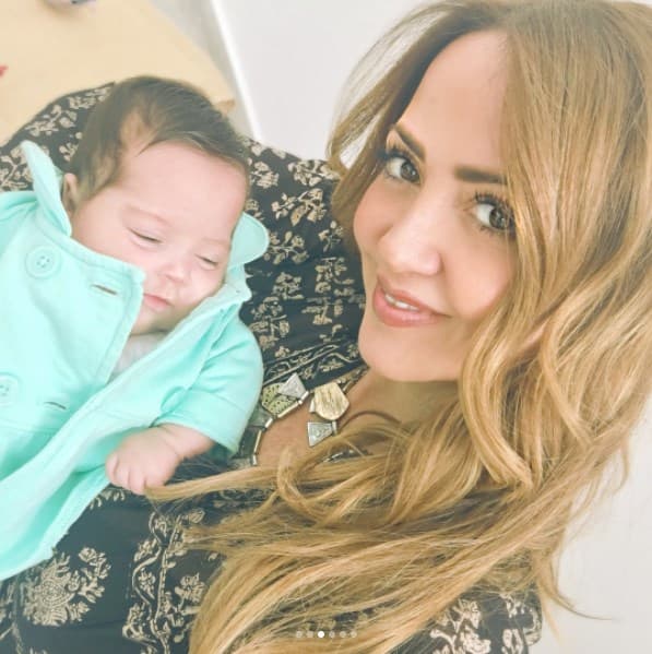 Andrea Legarreta no solo es una mamá ejemplar, también es una tierna y adorable tía.