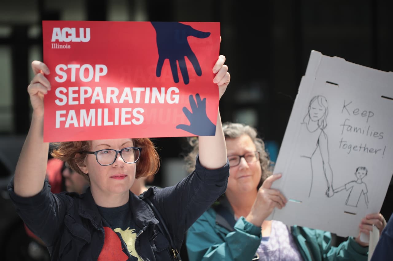 El faro se extingue ante los ojos de los inmigrantes