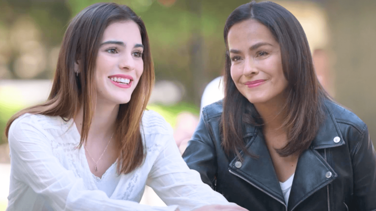 Aura demuestra su lealtad a Rebeca | Hermanas, Un amor Compartido | Capítulo 30