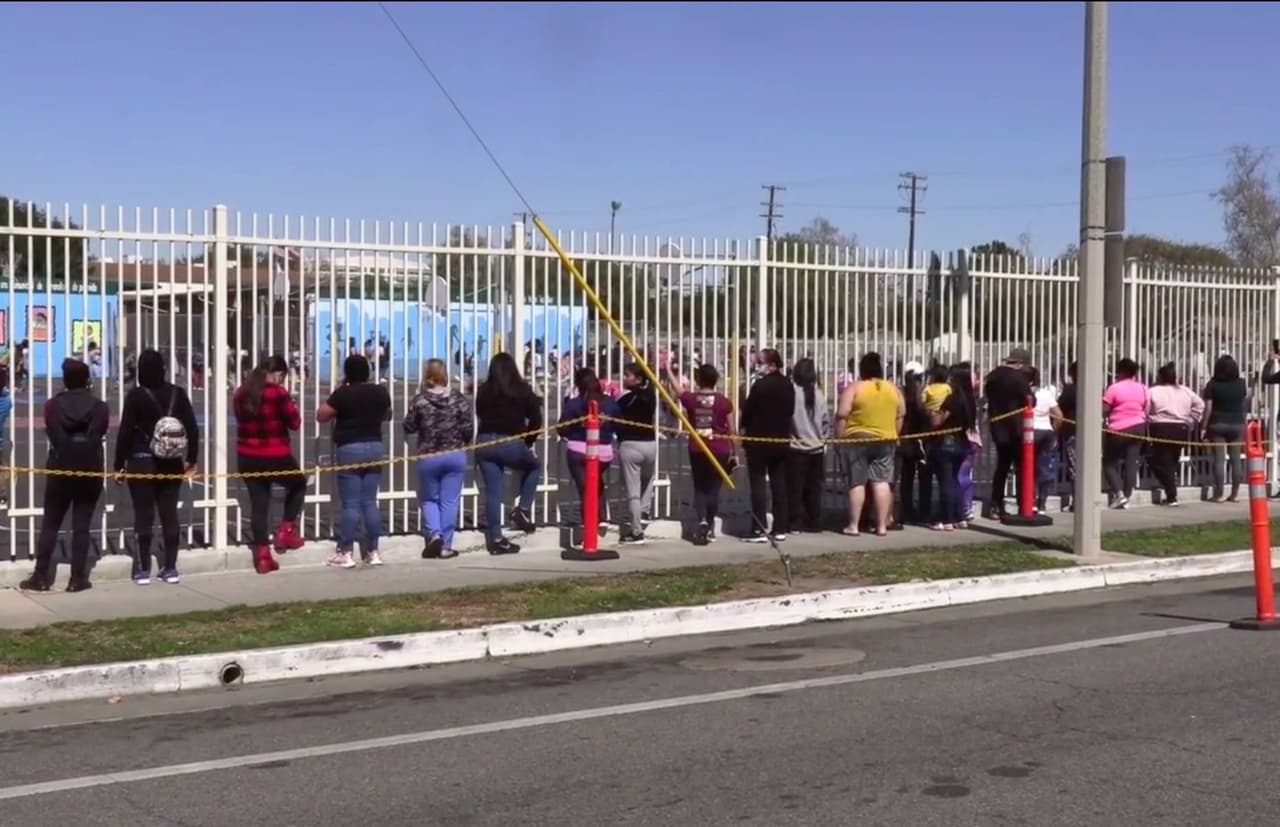 Si tiene alguna pregunta o inquietud, puede llamar a la Oficina de Comunicaciones de SAUSD al 714-558-5555.