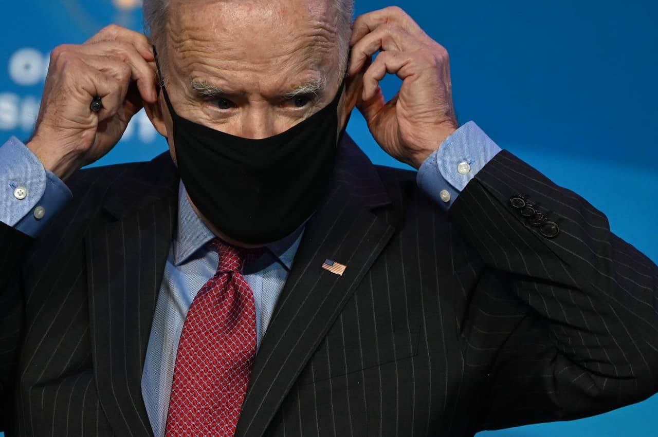 ¿Es viable el plan de Biden que establece una ruta de 8 años para dar la ciudadanía a indocumentados?